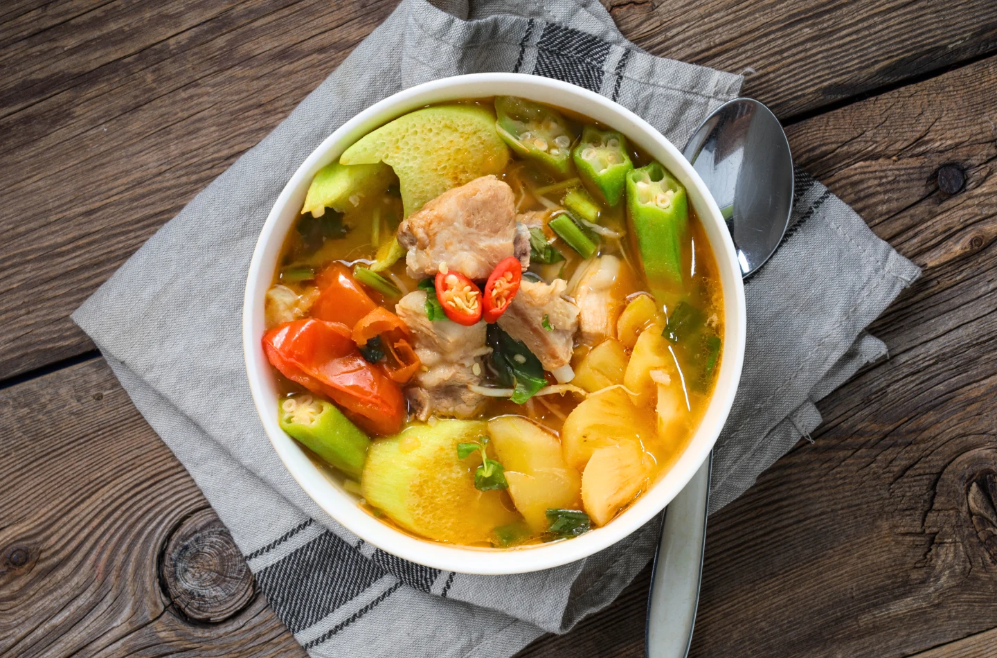 C&aacute;ch nấu Canh chua sườn non "huyền thoại" bằng g&oacute;i Xốt Gia Vị Ho&agrave;n Chỉnh